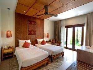 Room 004